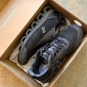 On Cloud Mens Size 9 Running Shoes